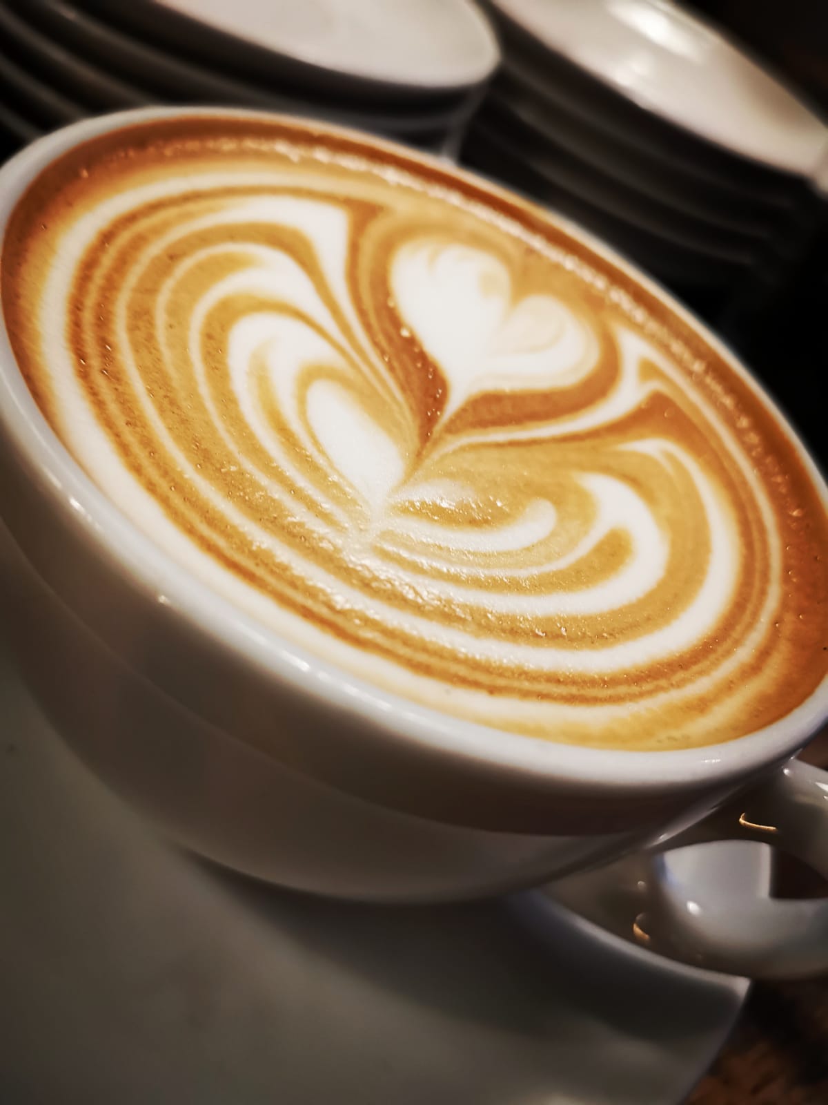 Cappuccino mit Latte Art im Café Zlatanz Menami Bochum